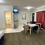 Jacksons Motor Inn